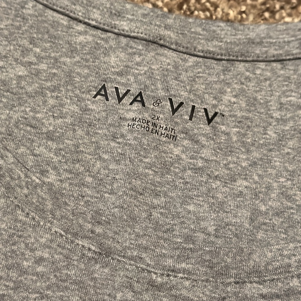 Ava & Viv relaxed fit gray scoop neck tank top (2X) - EUC! - Picture 3 of 8